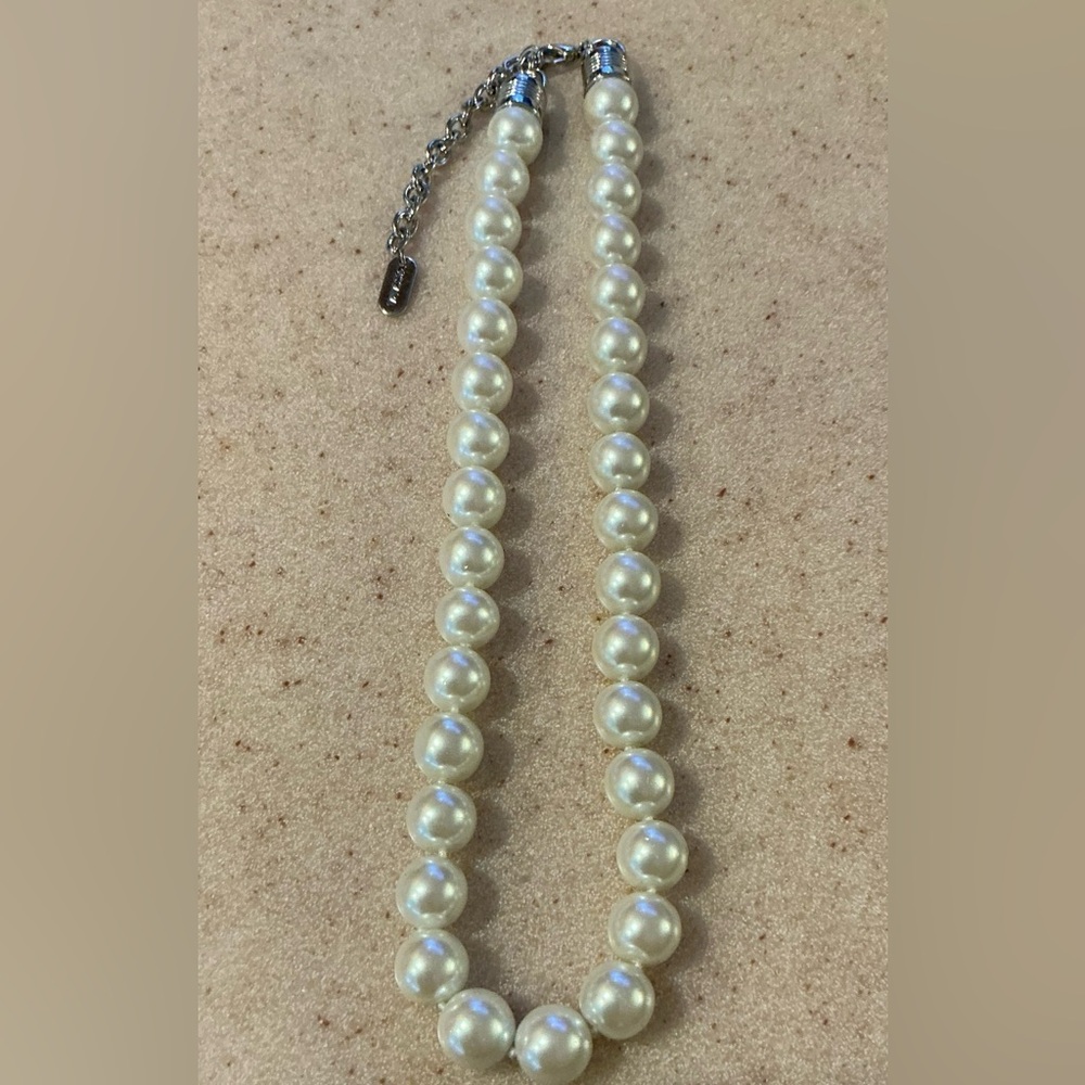 Cream Pearl Necklace with Graduated Strand